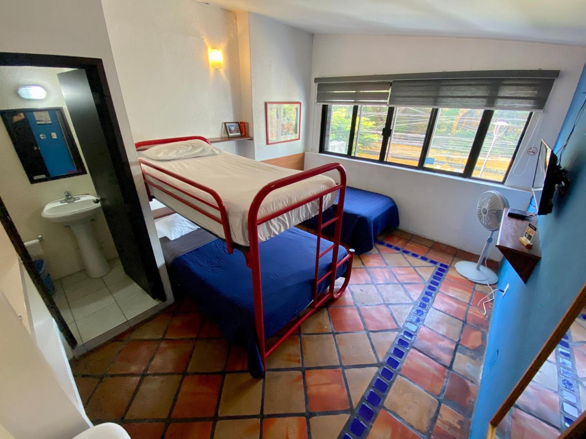 Hostel Hospedarte Chapultepec Γκουανταλαχάρα Εξωτερικό φωτογραφία